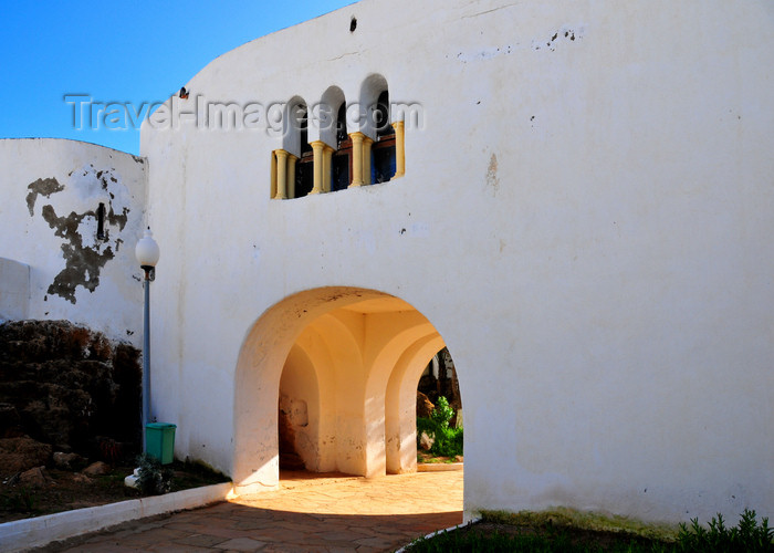 algeria383: Tipasa, Algeria / Algérie: Corne d'Or touristic complex – arch | Complexe touristique Corne d'Or - arc - photo by M.Torres - (c) Travel-Images.com - Stock Photography agency - Image Bank