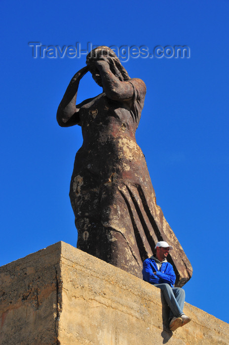 algeria405: Tipaza, Algeria / Algérie: statue of a fisherman’s wife in the harbour | femme de pêcheur - statue au port - photo by M.Torres - (c) Travel-Images.com - Stock Photography agency - Image Bank