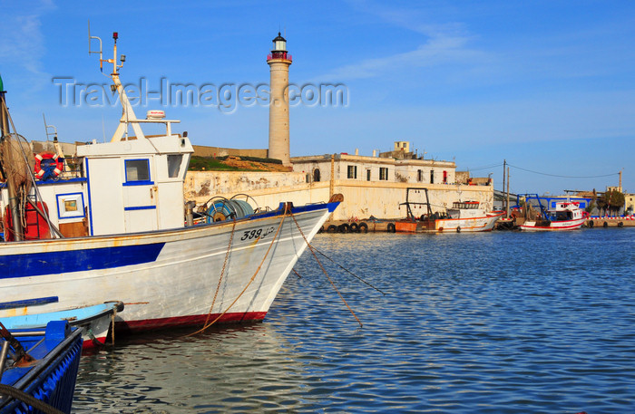 algeria446: Cherchell - Tipasa wilaya, Algeria / Algérie: harbour - prow, fort and lighthouse | port - proue, le fort et le phare - photo by M.Torres - (c) Travel-Images.com - Stock Photography agency - Image Bank