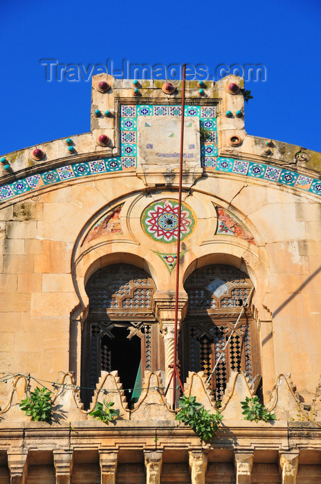 algeria458: Algiers / Alger - Algeria / Algérie: Ketchaoua mosque - architecture blending Roman-Byzantine and Turkish-Arabic styles - windows - Kasbah of Algiers - UNESCO World Heritage Site | Mosquée Ketchaoua - architecture de mélange romano-byzantin et turco-arabe - fenêtres - Casbah d'Alger - Patrimoine mondial de l’UNESCO - photo by M.Torres - (c) Travel-Images.com - Stock Photography agency - Image Bank