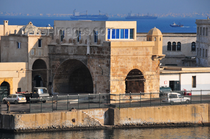 algeria502: Algiers / Alger - Algeria / Algérie: harbour - small fort with guerite / bartizan | port - fortin avec échauguette - Jetée Nord - photo by M.Torres - (c) Travel-Images.com - Stock Photography agency - Image Bank