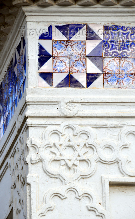 algeria506: Algiers / Alger - Algeria / Algérie: tiles and star of David at the Grand Mosque - Djamâa Kebir | carreaux et l'étoile de David a la grande mosquée - Djemâa El Kebir  - photo by M.Torres - (c) Travel-Images.com - Stock Photography agency - Image Bank