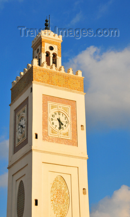 algeria512: Algiers / Alger - Algeria / Algérie: El Jedid mosque - minaret with clock - Martyrs square | Mosquée El Jedid - minaret avec horloge - Place des Martyrs - photo by M.Torres - (c) Travel-Images.com - Stock Photography agency - Image Bank