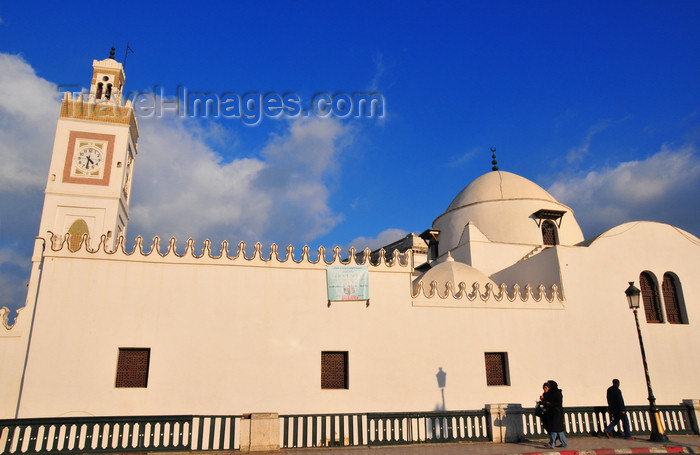 algeria515: Algiers / Alger - Algeria / Algérie: El Jedid mosque - built by El Hadj Habib in 1660 - Martyrs square | Mosquée El Jedid - érigée par El Hadj Habib en 1660 - Djemâa El Djedid - Place des Martyrs - photo by M.Torres - (c) Travel-Images.com - Stock Photography agency - Image Bank