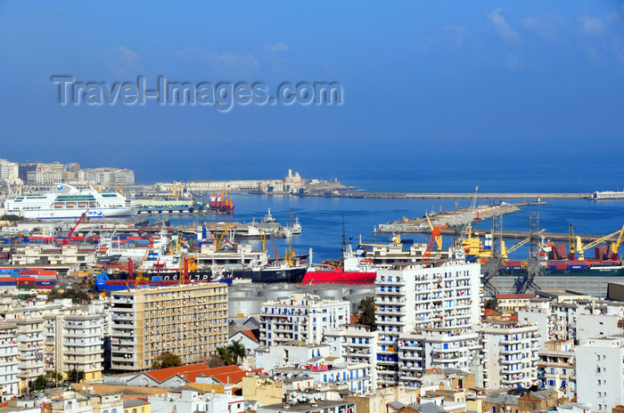 algeria519: Algiers / Alger - Algeria / Algérie: southern part of the city and the port - panorama | partie sud de la ville et le port - vue panoramique - photo by M.Torres - (c) Travel-Images.com - Stock Photography agency - Image Bank