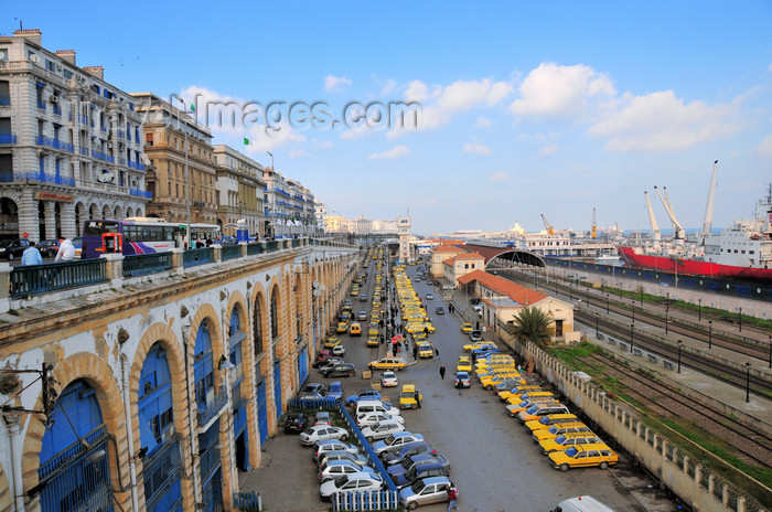 algeria536: Algiers / Alger - Algeria / Algérie: Rampe Magenta, Boulevard Zirout Youcef and share taxis near the central train station | Rampe Magenta, Bd Zirout Youcef et taxis collectifs à proximité de la gare centrale - Front de Mer - photo by M.Torres - (c) Travel-Images.com - Stock Photography agency - Image Bank