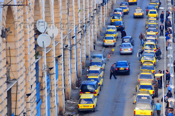 algeria538: Algiers / Alger - Algeria / Algérie: Rampe Magenta - share taxis near the central train station | Rampe Magenta - taxis collectifs à proximité de la gare centrale - Front de Mer - photo by M.Torres - (c) Travel-Images.com - Stock Photography agency - Image Bank