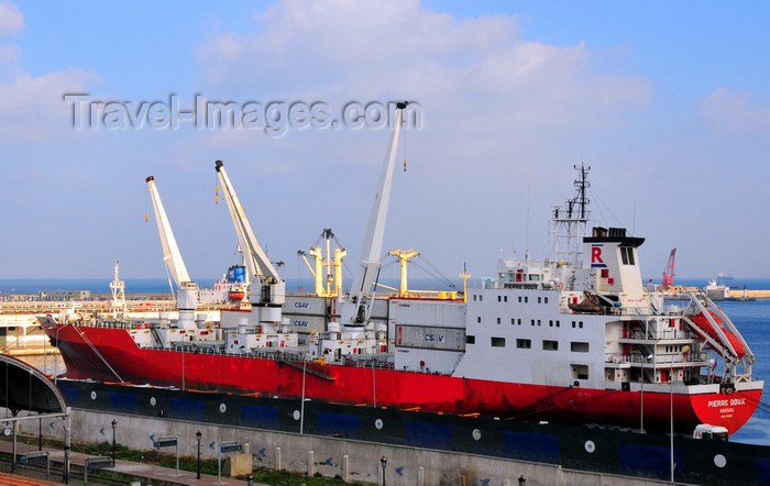 algeria541: Algiers / Alger - Algeria / Algérie: reefer vessel Pierre Doux in the port, Auray dock, near the train station - call sign C6NP6 | navire frigorifique Pierre Doux - port - Quai d'Auray - photo by M.Torres - (c) Travel-Images.com - Stock Photography agency - Image Bank