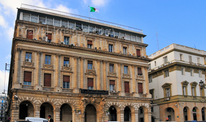 algeria542: Algiers / Alger - Algeria / Algérie: the central bank - Bank of Algeria - architect Gustave Umbdenstock - boulevard Zirout Youcef | Banque d'Algérie - architecte Gustave Umbdenstock - Bd Zirout Youcef, ex-Bd Carnot - photo by M.Torres - (c) Travel-Images.com - Stock Photography agency - Image Bank