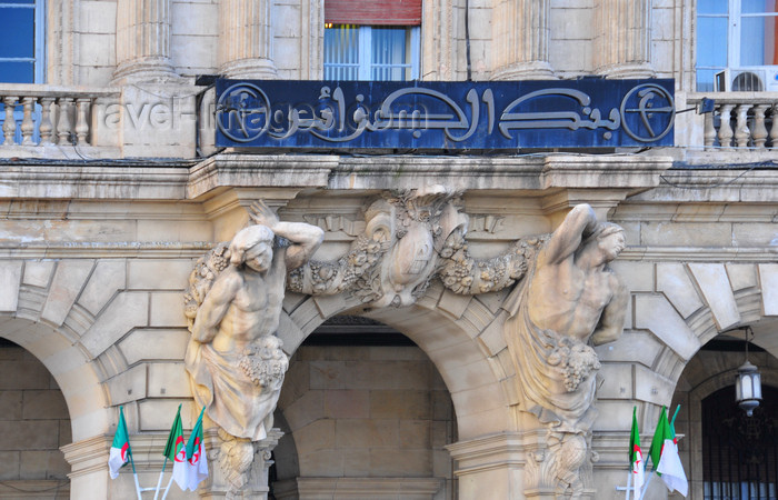 algeria543: Algiers / Alger - Algeria / Algérie: Bank of Algeria - entrance detail - architect Gustave Umbdenstock - boulevard Zirout Youcef | Banque d'Algérie - détail de l'entrée - architecte Gustave Umbdenstock - Bd Zirout Youcef - photo by M.Torres - (c) Travel-Images.com - Stock Photography agency - Image Bank