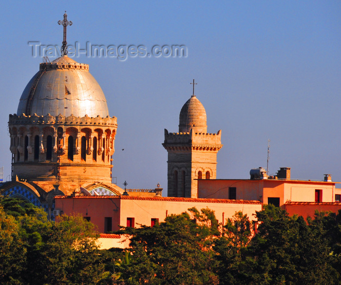 algeria569: Algiers / Alger - Algeria / Algérie: Notre Dame d'Afrique basilica - shaped as a Latin cross, with a triple quire, apses placed between buttresses and crowned with half-domes | Basilique Notre-Dame d'Afrique - plan en croix latine, avec chœur trilobé, aux absides placées entre contreforts et couronnées de demi-dômes - quartier de Z’ghra - photo by M.Torres - (c) Travel-Images.com - Stock Photography agency - Image Bank