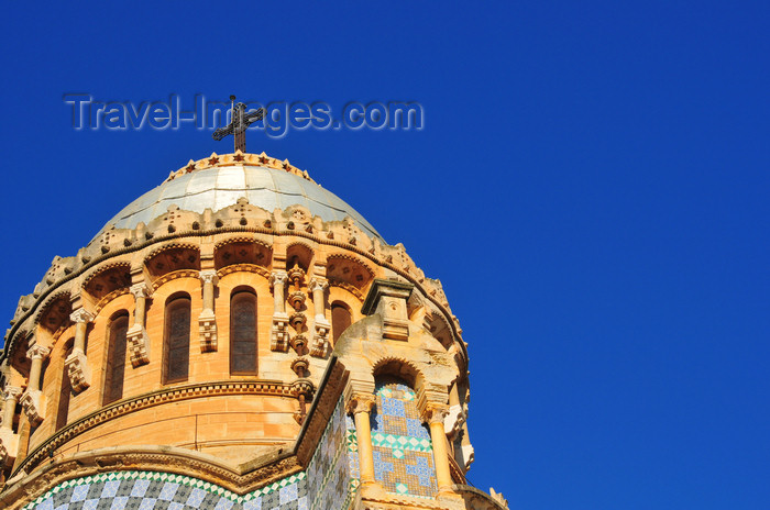 algeria576: Algiers / Alger - Algeria / Algérie: Notre Dame d'Afrique basilica - dome over a drum lantern | Basilique Notre-Dame d'Afrique - dôme à tambour avec lanterne - photo by M.Torres - (c) Travel-Images.com - Stock Photography agency - Image Bank