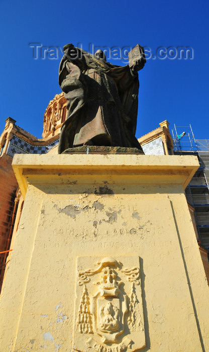 algeria577: Algiers / Alger - Algeria / Algérie: Notre Dame d'Afrique basilica - statue of Cardinal Lavigerie, first bishop of Algiers - archbishop of Carthage and Algiers and primate of Africa | Basilique Notre-Dame d'Afrique - statue du cardinal Lavigerie, premier évêque d'Alger - Primat d'Afrique - photo by M.Torres - (c) Travel-Images.com - Stock Photography agency - Image Bank