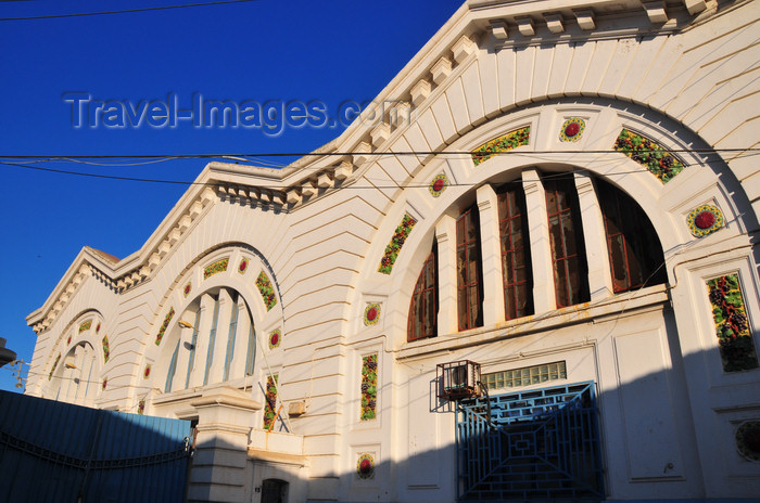 algeria591: Algiers / Alger - Algeria / Algérie: art deco warehouses - Abderahmana Mira avenue - Ricom building - Bologhine | entrepôts style art déco, immeuble de RICOM - avenue Abderahmana Mira, ex-Malakoff - Bologhine - photo by M.Torres - (c) Travel-Images.com - Stock Photography agency - Image Bank