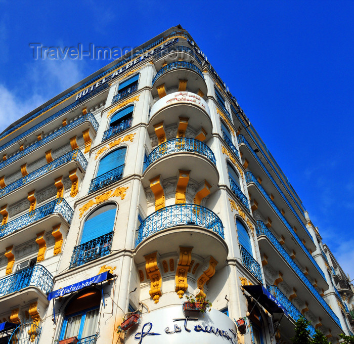 algeria594: Algiers / Alger - Algeria / Algérie: Albert 1er Hotel - round balconies - corner of Pasteur avenue and Bd Khemisti | Hôtel Albert 1er - balcons rondes - Avenue Pasteur - photo by M.Torres - (c) Travel-Images.com - Stock Photography agency - Image Bank