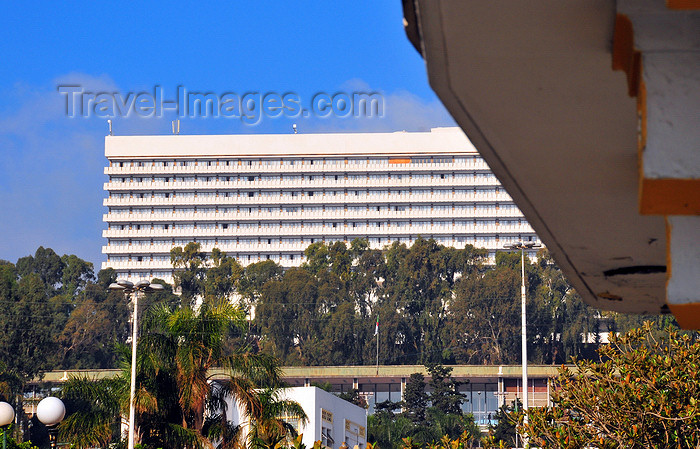 algeria615: Algiers / Alger - Algeria / Algérie: Hotel El-Aurassi and a balcony of Hotel Albert 1er | Hôtel El-Aurassi et un balcon de l'Hôtel Albert 1er - photo by M.Torres - (c) Travel-Images.com - Stock Photography agency - Image Bank