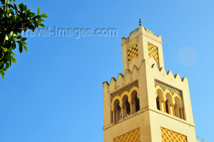 algeria617: Algiers / Alger - Algeria / Algérie: minaret-like tower of the building of 'La Dépêche Algérienne' - architect Henri Petit - Bd Khemisti | tour en forme de minaret de l'immeuble de 'La Dépêche Algérienne' - architecte Henri Petit - Bd Khemisti - photo by M.Torres - (c) Travel-Images.com - Stock Photography agency - Image Bank