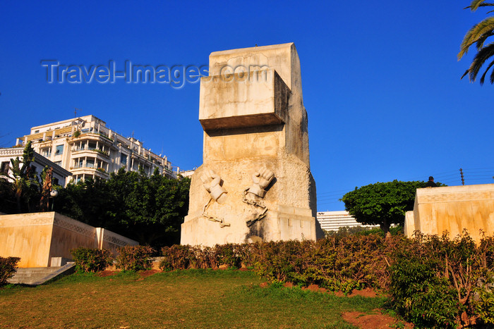 algeria631: Algiers / Alger - Algeria / Algérie: floral clock park - Plateau des Glières and monument to the victims of the revolution - Boulevard Khemisti | parc de l'horloge florale - Plateau des Glières et le monument aux victimes de la révolution sur le Bd Khemisti, ex-Laferrière - photo by M.Torres - (c) Travel-Images.com - Stock Photography agency - Image Bank