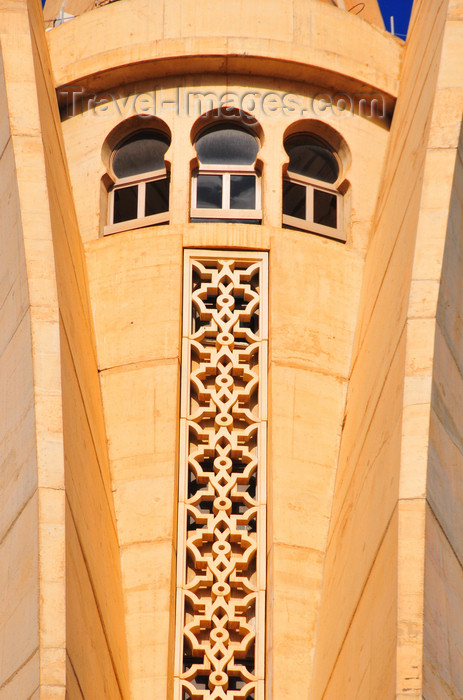 algeria639: Algiers / Alger - Algeria / Algérie: Monument of the Martyrs of the Algerian War - moorish windows of the observation deck | Monument des martyrs de la guerre d'Algérie - fenêtres mauresques de la terrasse d'observation - photo by M.Torres - (c) Travel-Images.com - Stock Photography agency - Image Bank