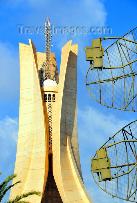 algeria654: Algiers / Alger - Algeria / Algérie: Monument of the Martyrs of the Algerian War and radar antennas | Monument des martyrs de la guerre d'Algérie et antennes radar - photo by M.Torres - (c) Travel-Images.com - Stock Photography agency - Image Bank