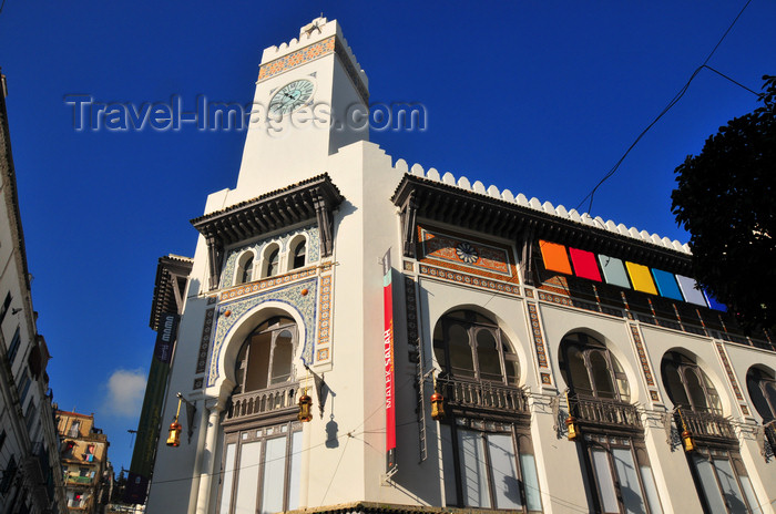 algeria671: Algiers / Alger - Algeria / Algérie: the MAMA - Museum of Modern Art of Algiers, former Galeries de France - neo-Moorish architecture by Henri Petit - Larbi Ben M’hidi street | Le Mama - le Musée d’Art Moderne d’Alger - ex-Galeries de France - style colonial néo-mauresque - architecte Henri Petit - rue Larbi Ben M’hidi, ex-rue d'Isly - photo by M.Torres - (c) Travel-Images.com - Stock Photography agency - Image Bank