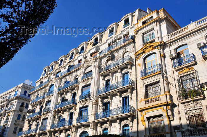 algeria677: Algiers / Alger - Algeria / Algérie: colonial architecture - grand façade - Didouche Mourad street | architecture coloniale - façade imposante - Rue Didouche Mourad, ex-rue Michelet - Alger la Blanche - photo by M.Torres - (c) Travel-Images.com - Stock Photography agency - Image Bank