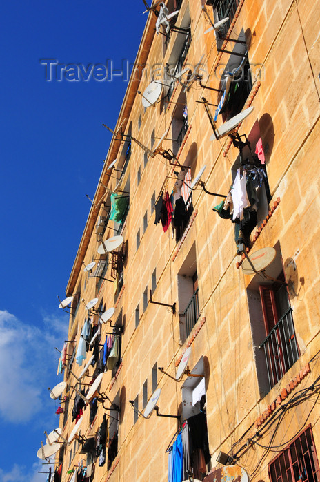 algeria696: Algiers / Alger - Algeria: social housing - Diar El Mahcoul, El Madania | immeubles d'un quartier populaire - Diar El Mahcoul, El Madania - photo by M.Torres - (c) Travel-Images.com - Stock Photography agency - Image Bank