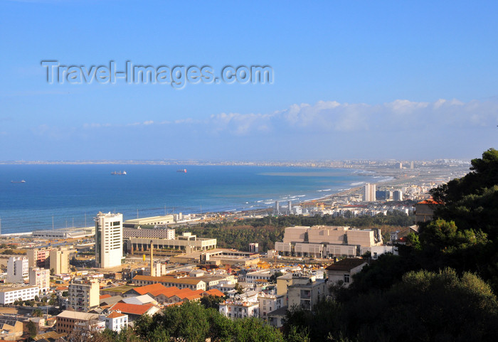 algeria701: Algiers / Alger - Algeria / Algérie: Sofitel, National Library and experimental garden (parc du Hamma) - Hussein Dey beach in the background - panorama | Sofitel, Bibliothèque nationale et le Jardin d'essai - plage de Hussein Dey au fond - vue panoramique - photo by M.Torres - (c) Travel-Images.com - Stock Photography agency - Image Bank