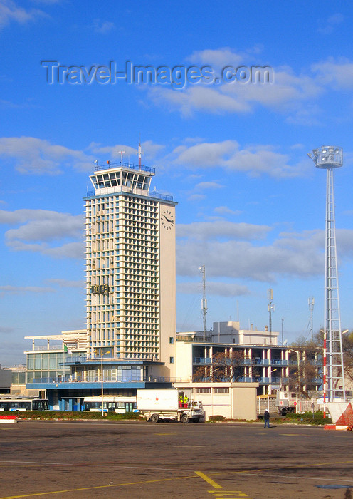 algeria703: Algiers / Alger - Algeria / Algérie: Houari Bouemedienne International Airport - control tower (IATA: ALG, ICAO: DAAG) | aéroport Houari Boumedienne, ex-Maison-Blanche - la tour de contrôle - photo by M.Torres - (c) Travel-Images.com - Stock Photography agency - Image Bank