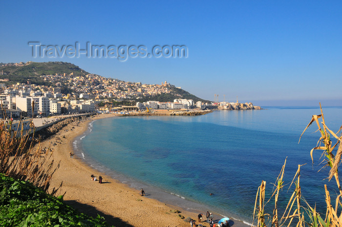 algeria708: Algiers / Alger - Algeria / Algérie: the Mediterranean and Bab El Oued - Padovani and  Rmila beaches with Z'ghara and Bologhine in the background | la Méditerranée et Bab-el-Ouad - plages Padovani et Rmila / Nelson - Zeghara et Bologhine au fond - photo by M.Torres - (c) Travel-Images.com - Stock Photography agency - Image Bank