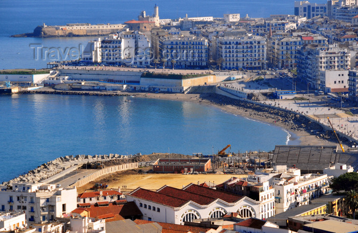 algeria712: Algiers / Alger - Algeria / Algérie: Rmila beach seen from the terrace of Notre Dame d'Afrique cathedral - Bab El Oued | vue de la plage Rmila / Nelson et la pointe El-Kettani depuis le parvis de Notre Dame d'Afrique - Bab-el-Oued - photo by M.Torres - (c) Travel-Images.com - Stock Photography agency - Image Bank