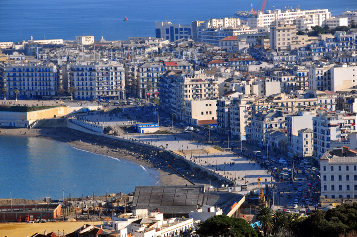 algeria714: Algiers / Alger - Algeria / Algérie: Commander Abderahmana Mira avenue and Nelson / Rmila beach - Bab El Oued | Avenue Commandant Abderahmana Mira, ex-Avenue Malakoff et la plage R'mila / Nelson - Bab-el-Oued, quartier populaire, de 'la porte de la rivière' - photo by M.Torres - (c) Travel-Images.com - Stock Photography agency - Image Bank