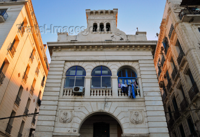 algeria720: Algiers / Alger - Algeria / Algérie: old harbour pilots house, converted to apartments - Amara Mohamed av. - Bab El Oued | station de pilotage - avenue Amara Mohamed - Bab-el-Oued - photo by M.Torres - (c) Travel-Images.com - Stock Photography agency - Image Bank