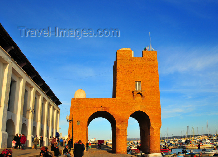 algeria724: Sidi Fredj  / Sidi-Ferruch - Alger wilaya - Algeria / Algérie: red tower and promenade along the marina | tour rouge et promenade le long de la marina - photo by M.Torres - (c) Travel-Images.com - Stock Photography agency - Image Bank