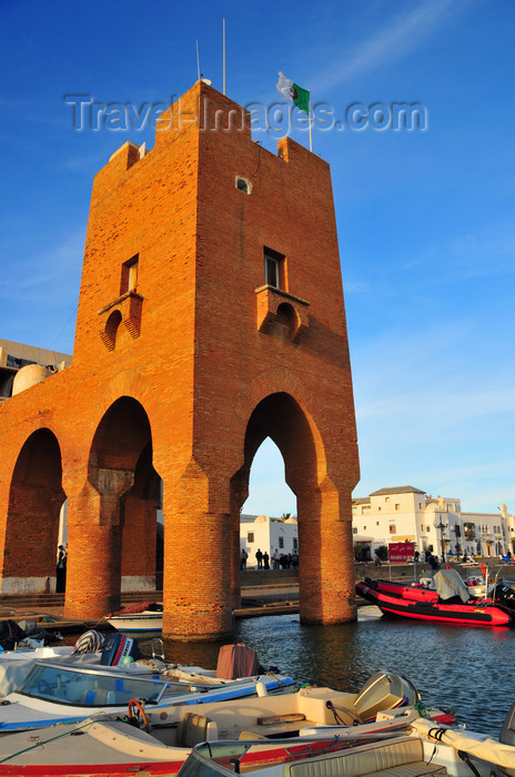 algeria725: Sidi Fredj  / Sidi-Ferruch - Alger wilaya - Algeria / Algérie: red tower on the marina | tour rouge sur le port de plaisance - commune de Staoueli - photo by M.Torres - (c) Travel-Images.com - Stock Photography agency - Image Bank