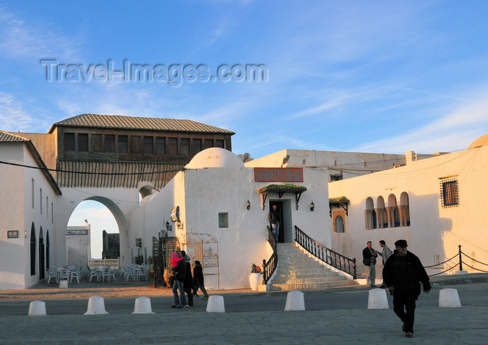 algeria726: Sidi Fredj  / Sidi-Ferruch - Alger wilaya - Algeria / Algérie: the Corsair's tavern - allée du Marabout | allée du Marabout - Taverne du Corsaire - photo by M.Torres - (c) Travel-Images.com - Stock Photography agency - Image Bank