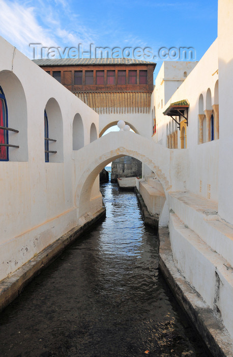 algeria727: Sidi Fredj  / Sidi-Ferruch - Alger wilaya - Algeria / Algérie: Venetian canal and bridge - architect Fernand Pouillon | canal et pont vénitiens - architecte Fernand Pouillon - photo by M.Torres - (c) Travel-Images.com - Stock Photography agency - Image Bank