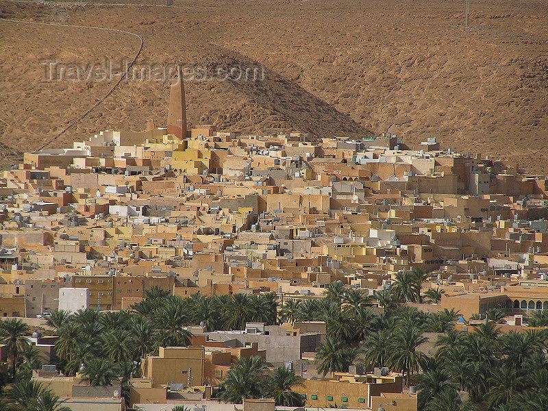 algeria73: Algeria / Algerie - M'zab - Ghardaïa wilaya: skyline of Ghardaia / Tagherdayt - photo by J.Kaman - horizon de Ghardaia / Tagherdayt - (c) Travel-Images.com - Stock Photography agency - Image Bank