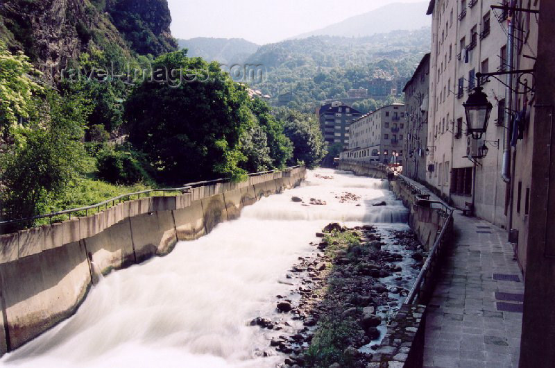 andorra11: Andorra - Escaldes-Engordany: Riu Valira arrives from the mountain (photo by M.Torres) - (c) Travel-Images.com - Stock Photography agency - Image Bank