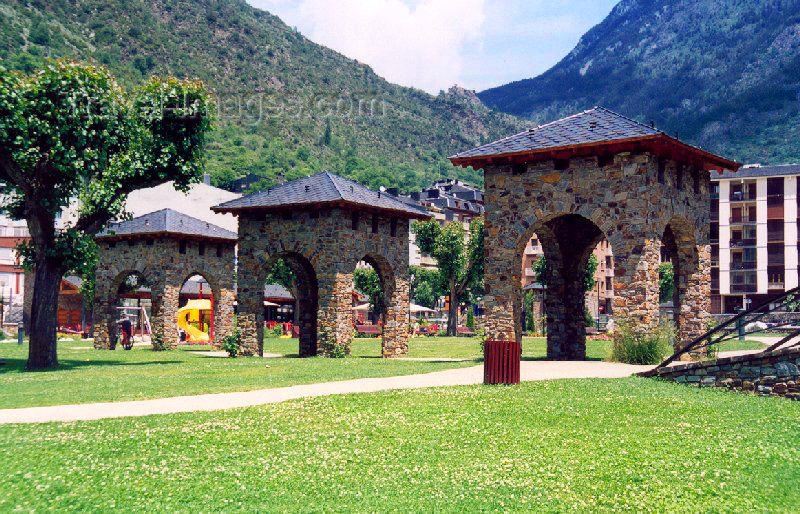 andorra24: Andorra - Encamp: perspective at Parc del Prat Gran - public park - field stone and Romanesque arches, traditional in Pyreneean architecture - photo by M.Torres - (c) Travel-Images.com - Stock Photography agency - Image Bank