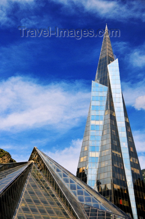 andorra43: Escaldes-Engordany, Andorra: Caldea thermal spa and wellness resort - designed by architect Jean-Michel Ruols, maybe inspired in the Transamerica Pyramid - two glass pyramids - Centre Termolúdic Caldea - photo by M.Torres - (c) Travel-Images.com - Stock Photography agency - Image Bank