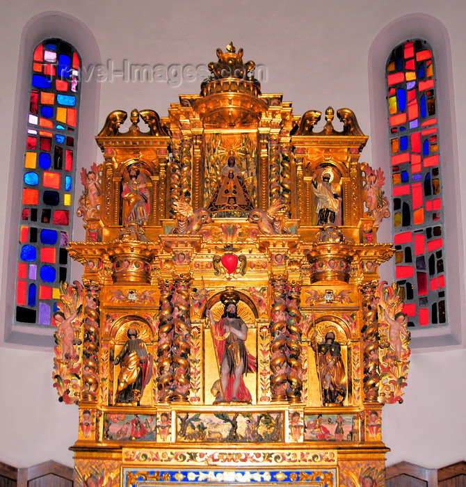 andorra52: Andorra la Vella, Andorra: St Esteve Church - baroque altar - gilded woodcarving - photo by M.Torres - (c) Travel-Images.com - Stock Photography agency - Image Bank