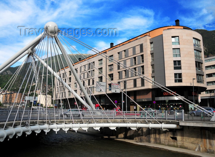 andorra58: Andorra la Vella, Andorra: Pont de París - Cable-stayed bridge over the Gran Valira river - opened in 2006 by the head of the government, Albert Pintat Santolária - Avinguda del Consell d'Europa - civil engineering by Carlos Fernández Casado - photo by M.Torres - (c) Travel-Images.com - Stock Photography agency - Image Bank