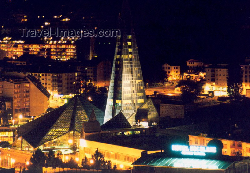 andorra7: Andorra - Escaldes-Engordany: Caldea - the Pyramid at night - architect Jean-Michel Ruols (photo by M.Torres) - (c) Travel-Images.com - Stock Photography agency - Image Bank