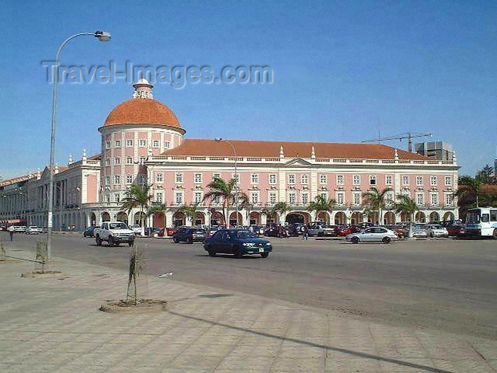 angola18: Angola - Luanda: the National Bank / Luanda: o Banco Nacional de Angola (photo by Captain Peter) - (c) Travel-Images.com - Stock Photography agency - Image Bank