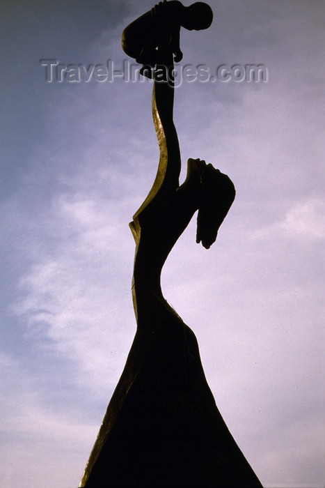 angola25: Angola - Luanda - statue - mother and baby - estátua - mãe com bébé - images of Africa by F.Rigaud - (c) Travel-Images.com - Stock Photography agency - Image Bank