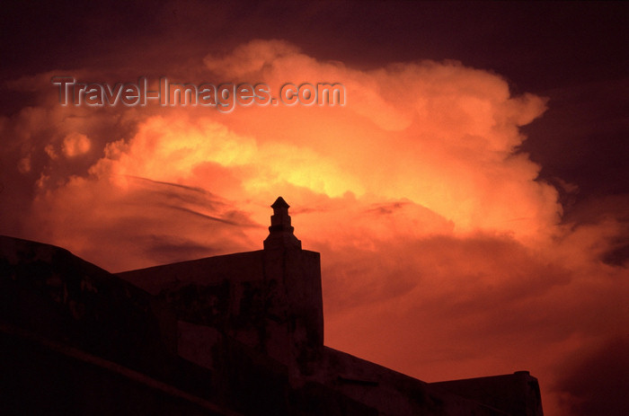 angola26: Angola - Luanda - Fort S. Miguel and the sky - Forte de S. Miguel - detalhe - images of Africa by F.Rigaud - (c) Travel-Images.com - Stock Photography agency - Image Bank