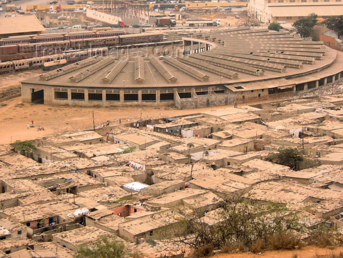 angola8: Angola - Luanda: train terminal / instalações ferroviárias - Caminhos de Ferro - photo by A.Parissis - (c) Travel-Images.com - Stock Photography agency - Image Bank