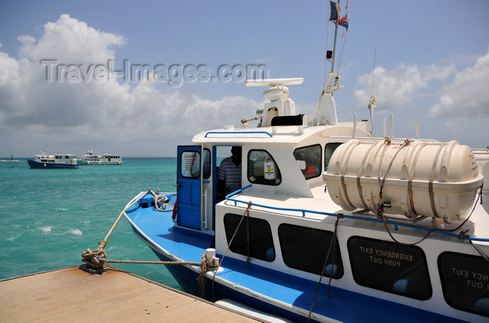 anguilla10: Blowing Point, Anguilla: Tee-Zech with other St. Martin ferries in the background - Ferry Terminal, pier 2 - photo by M.Torres - (c) Travel-Images.com - Stock Photography agency - Image Bank