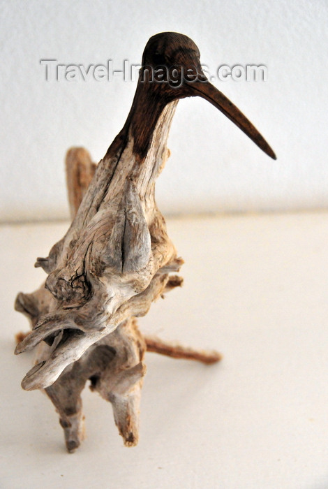 anguilla3: The Cove, Anguilla : bird - driftwood art - Cheddie Richardson gallery - Albert Hughes Drive - photo by M.Torres - (c) Travel-Images.com - Stock Photography agency - Image Bank